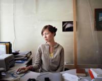 Молодежь России. На фото - 22-летняя Мира на работ