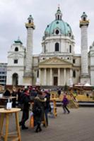 Рождество на площади Карлсплац в Вене, Австрия. На
