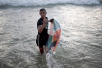 Серфингисты из команды 'Surfing for Peace' в секто