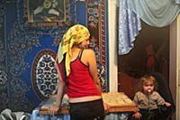 Местные жители готовят праздничный ужин, Ивано-Фра