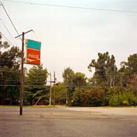 Фотографии улиц маленького городка под названием К