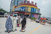 Фоторепортаж о жизни африканских иммигрантов в Кит