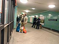 Фоторепортаж о пассажирах немецкого метро, Берлин,