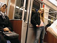 Фоторепортаж о пассажирах немецкого метро, Берлин,