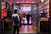 USA / Florida / Miami / 2009 / Tattoo store on the