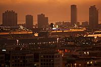 USA / Florida / Miami / 2009 / Luxury cruising shi