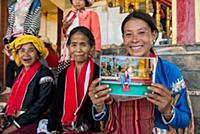 MYANMAR / Shan State / Inle Lake / Ywama / Palaung