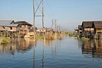 MYANMAR / Shan State / Inle Lake / Nampan / So-cal
