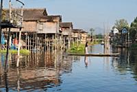 MYANMAR / Shan State / Inle Lake / Nampan / On the