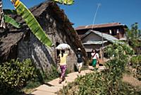 MYANMAR / Shan State / Inle Lake / Ywama / In the 