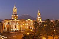 PERU / Arequipa / Historic town / Plaza de Armas /