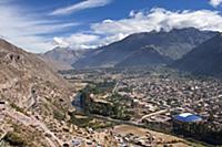 PERU / Cusco / Urubamba Valley / View across town 