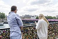 France / Paris / 2015 / Lovelocks / View on the Po