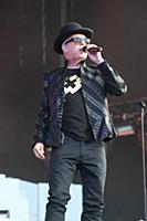 Группа Pet Shop Boys во время выступления на «Пикн