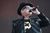 Группа Pet Shop Boys во время выступления на «Пикн