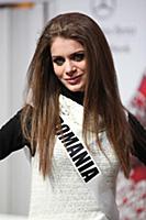 Бэкстейдж показа «Tony Ward» на неделе моды в Моск