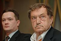 Писатель Василий Аксенов и победитель Букеровской 