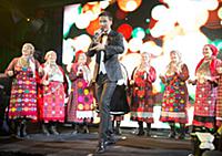 Дмитрий Нестеров и фольклорная группа «Бурановские