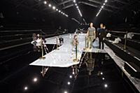 Показ Issey Miyake осень/зима 2015-2016. Неделя мо