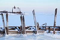 Деревянная изба-декорация со съёмок фильма 'Остров