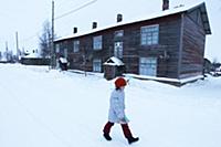 На улицах посёлка Рабочеостровск. Побережье Белого