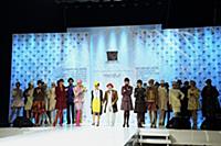 Модный показ. Международная выставка головных убор
