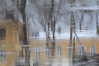 Отражения в реке Тверца. Виды города Торжок. Росси