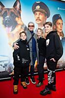 Сергей Филин с семьей. Премьера фильма «Пальма». Р