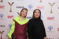 Валентина Романова-Чыскыырай (справа). Церемония в