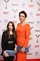Елена Борщева с дочерью Мартой. Церемония вручения