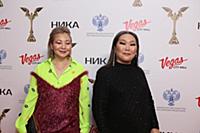 Валентина Романова-Чыскыырай (справа). Церемония в