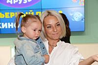 Дарья Сагалова с дочерью. Премьерный показ сборник