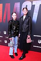 Эмила Егорова (справа). Премьера фильма «Пласт». Р