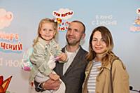 Иван Добронравов с супругой Анной и дочерью. Премь