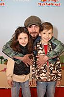 Денис Никифоров с дочерью Вероникой и сыном Алекса