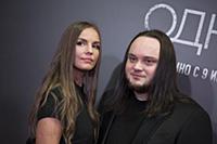 Дмитрий Суворов с супругой. Премьера фильма «Одна»