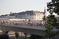 Атмосфера. «Парящий» показ Валентина Юдашкина в па
