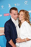 Владимир Левкин с супругой. Премьера фильма «Леген