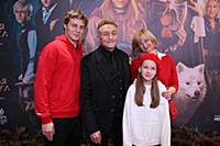 Олег Кассин с семьей. Премьера фильма «Красная шап