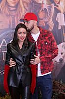 Рэпер ST и Ассоль. Премьера фильма «Красная шапочк