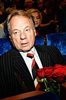 Советский и российский журналист Олег Попцов.