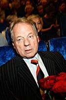 Советский и российский журналист Олег Попцов.