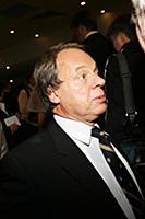 Советский и российский журналист Олег Попцов.