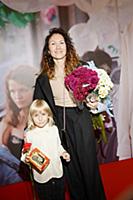 Яна Скопина с сыном Платоном. Премьера фильма «Ско