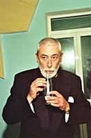 Советский и грузинский певец Вахтанг Кикабидзе.