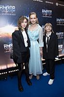 Юлия Пересильд с детьми. Премьера фильма «Вызов». 