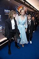 Юлия Пересильд с детьми. Премьера фильма «Вызов». 