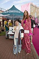 Эвелина Бледанс с сыном. Модный показ дизайнера Ан