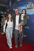 Алексей Серебряков с внучкой. Премьера фильма «Баб