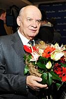 Советский и российский поэт Николай Добронравов.